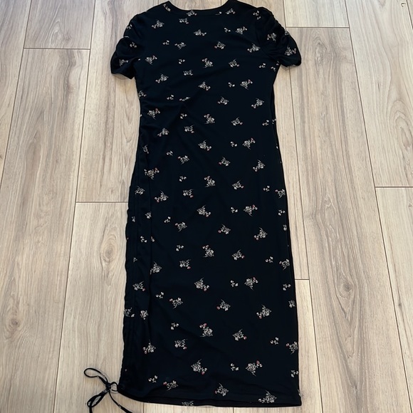 Vince Camuto Stretchy Black Floral Print Ruched Casual Midi Dress - Picture 9 of 9